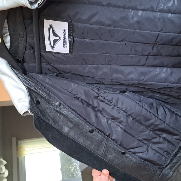 Teknic armored leather motorcycle jacket - Picture 8 of 11